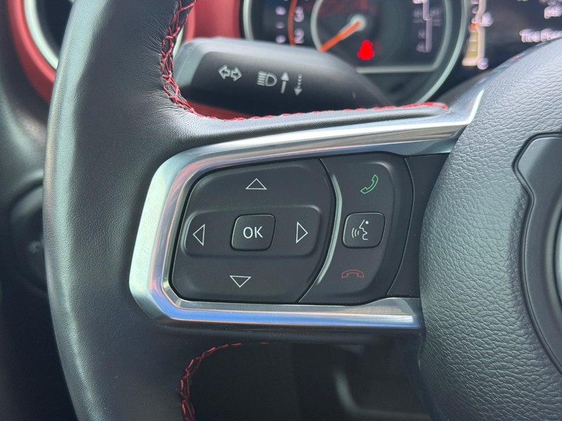 Jeep Wrangler Vehicle Full-screen Gallery Image 15