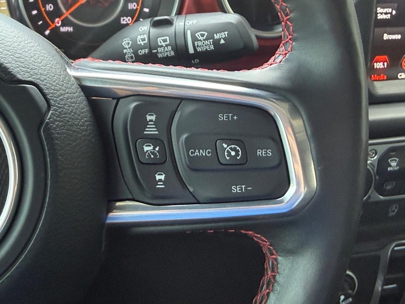 Jeep Wrangler Vehicle Full-screen Gallery Image 16