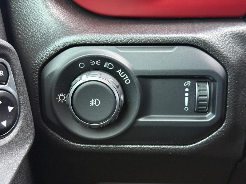 Jeep Wrangler Vehicle Full-screen Gallery Image 21