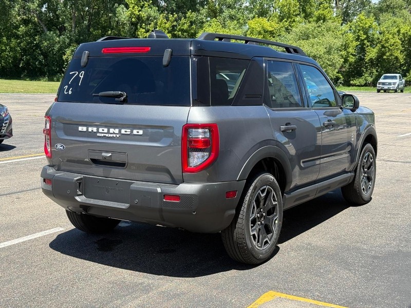 Ford Bronco Sport Vehicle Full-screen Gallery Image 6