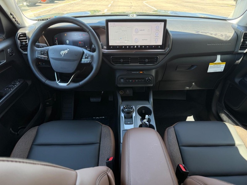 Ford Bronco Sport Vehicle Full-screen Gallery Image 10