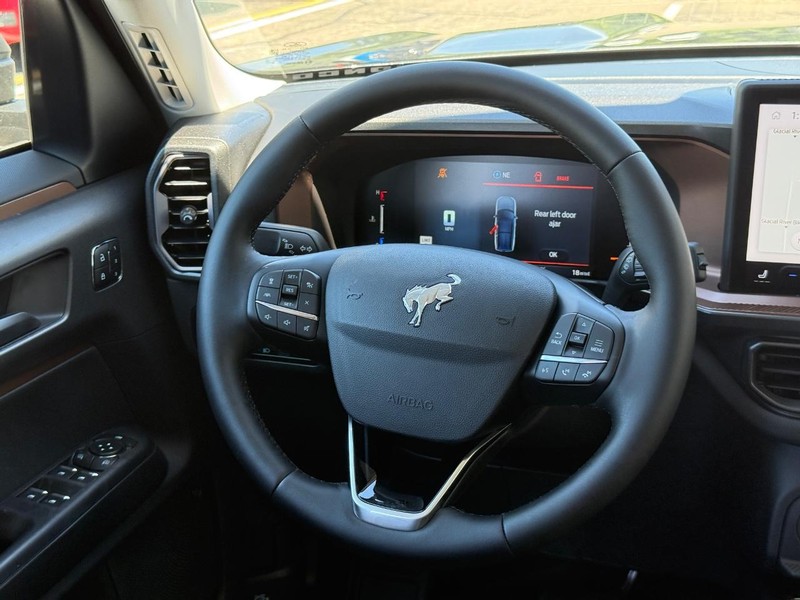 Ford Bronco Sport Vehicle Full-screen Gallery Image 13