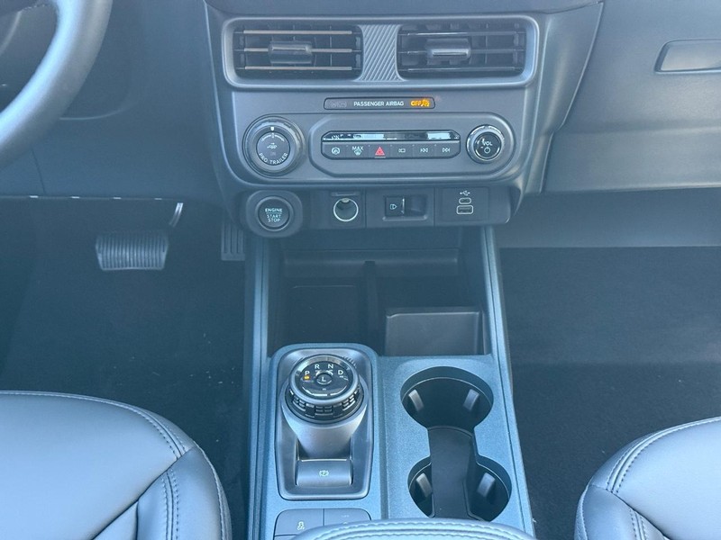 Ford Maverick Vehicle Full-screen Gallery Image 12