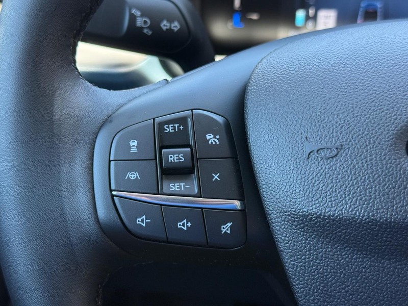 Ford Maverick Vehicle Full-screen Gallery Image 15