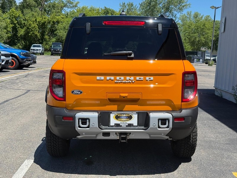 Ford Bronco Sport Vehicle Full-screen Gallery Image 4