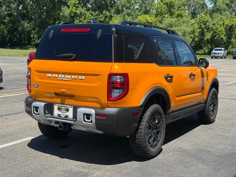 Ford Bronco Sport Vehicle Full-screen Gallery Image 6