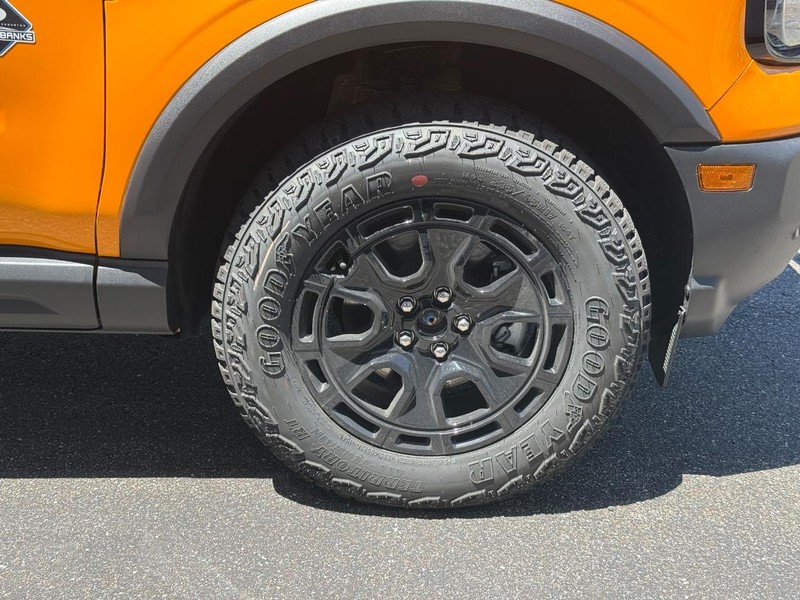 Ford Bronco Sport Vehicle Full-screen Gallery Image 7