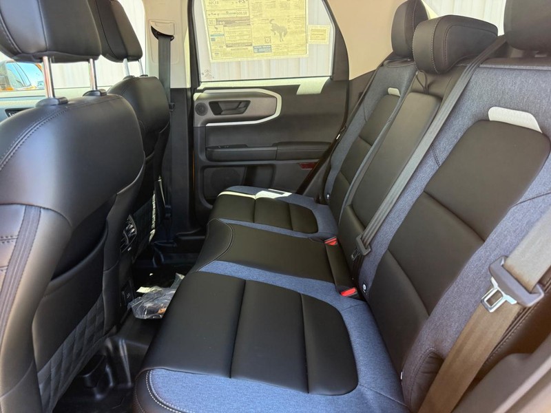 Ford Bronco Sport Vehicle Full-screen Gallery Image 9
