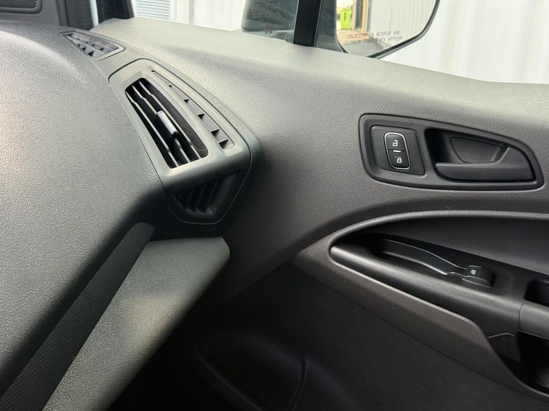 Ford Transit Connect Van Vehicle Full-screen Gallery Image 12