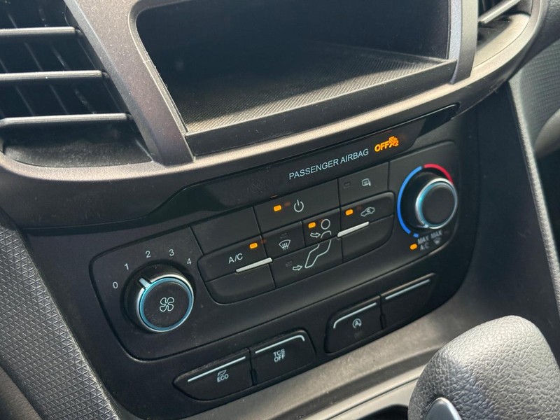 Ford Transit Connect Van Vehicle Full-screen Gallery Image 17