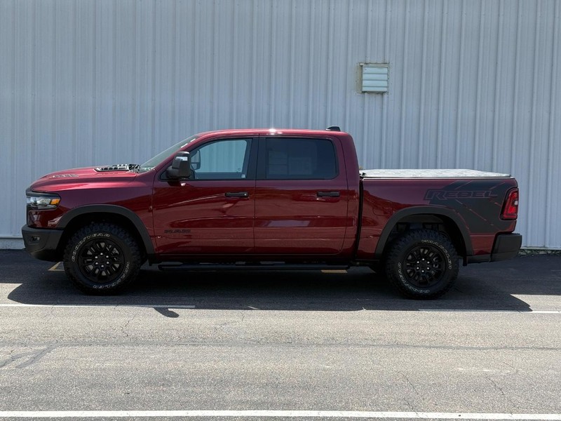 Ram 1500 Vehicle Full-screen Gallery Image 2