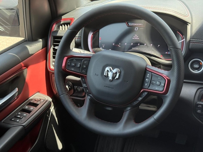 Ram 1500 Vehicle Full-screen Gallery Image 13