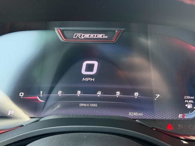 Ram 1500 Vehicle Full-screen Gallery Image 17