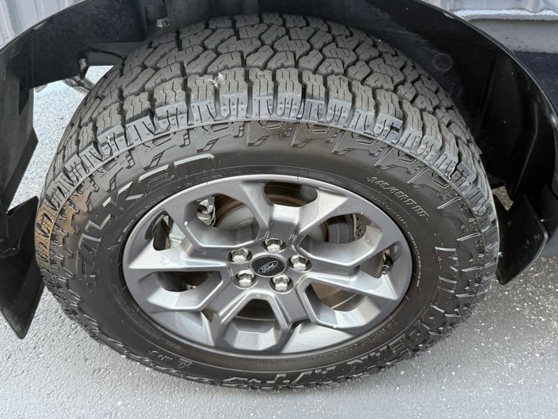 Ford Maverick Vehicle Full-screen Gallery Image 7