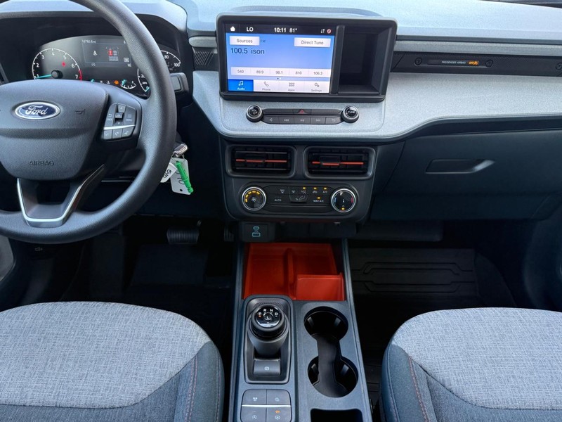 Ford Maverick Vehicle Full-screen Gallery Image 10