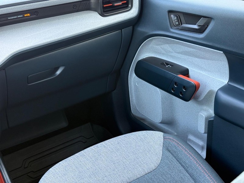 Ford Maverick Vehicle Full-screen Gallery Image 14