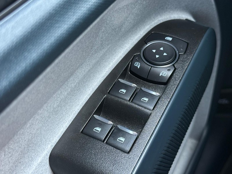 Ford Maverick Vehicle Full-screen Gallery Image 19