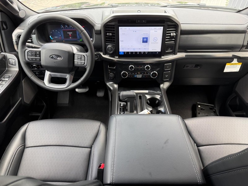 Ford F-150 Vehicle Full-screen Gallery Image 10