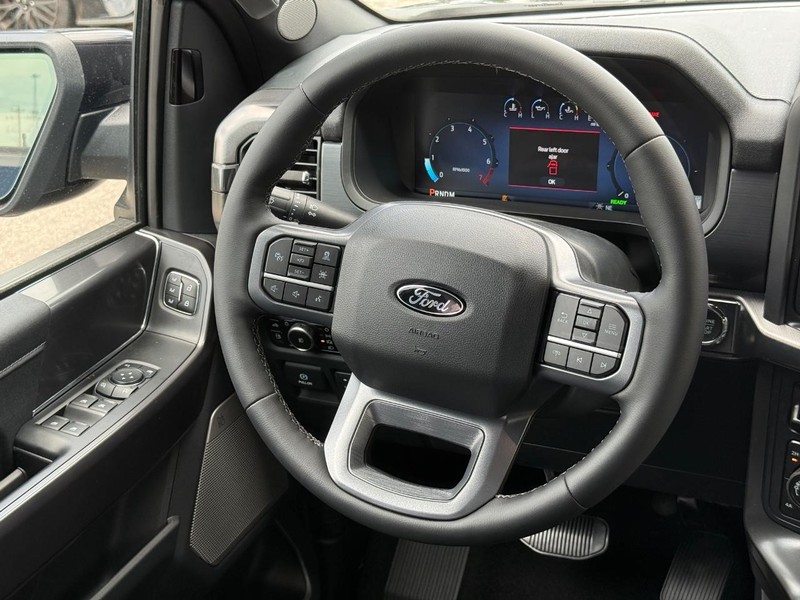 Ford F-150 Vehicle Full-screen Gallery Image 13