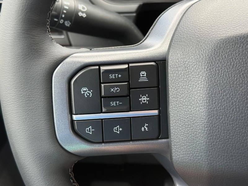 Ford F-150 Vehicle Full-screen Gallery Image 15