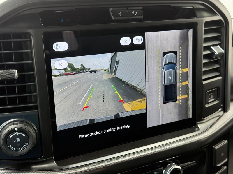 Ford F-150 Vehicle Full-screen Gallery Image 18