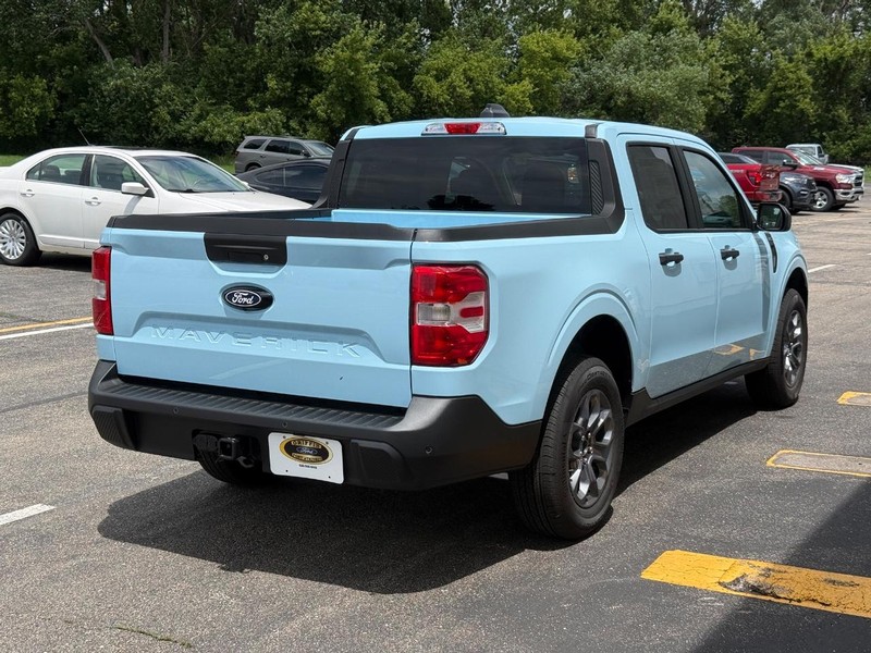 Ford Maverick Vehicle Full-screen Gallery Image 6
