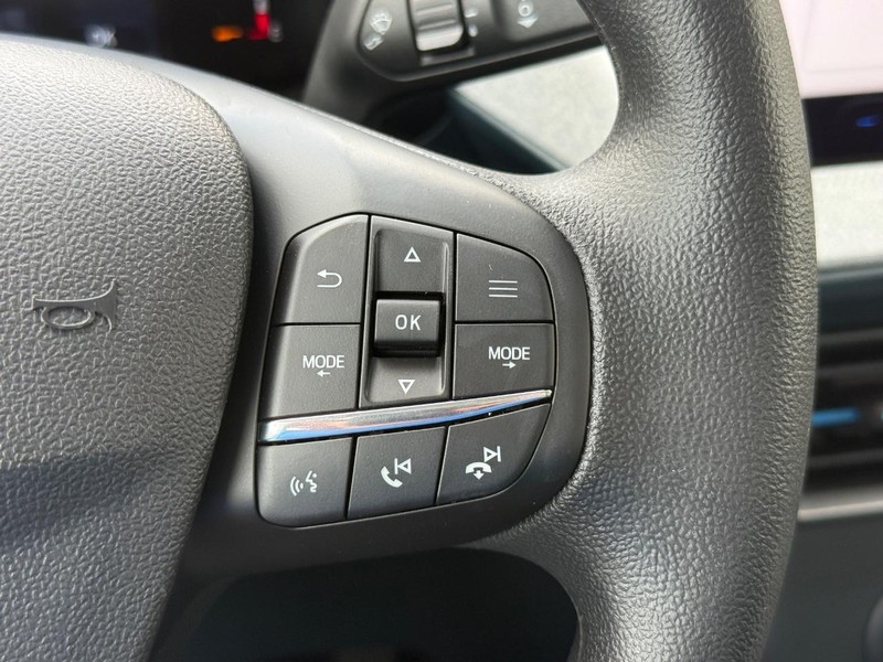 Ford Maverick Vehicle Full-screen Gallery Image 16