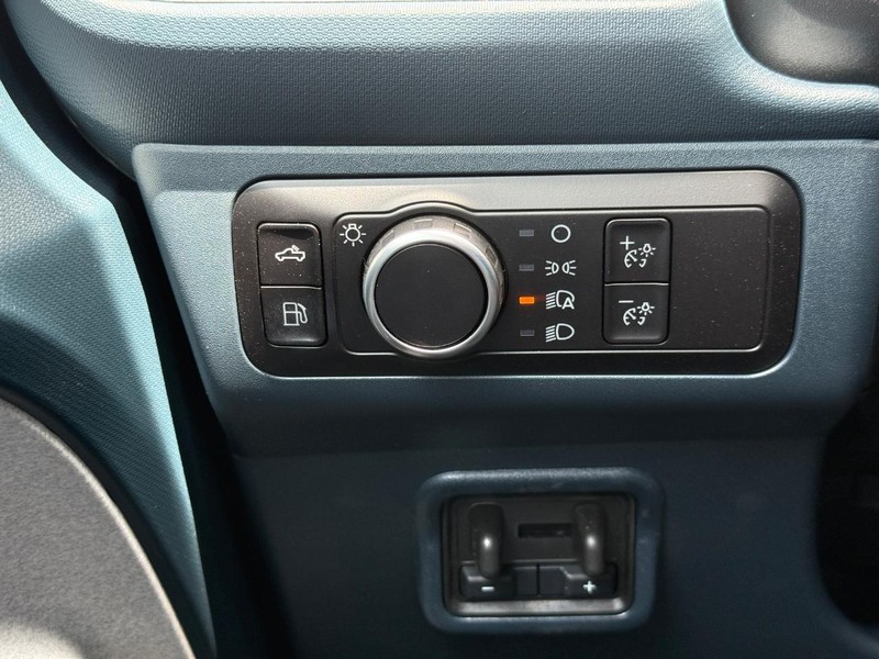 Ford Maverick Vehicle Full-screen Gallery Image 21