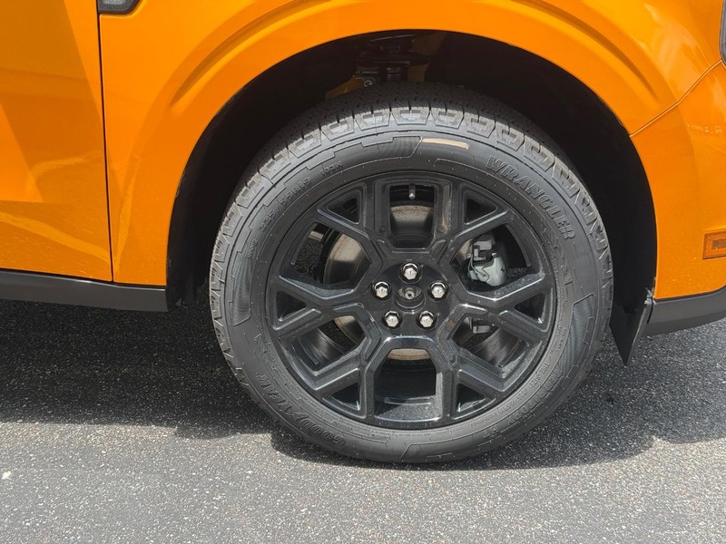 Ford Maverick Vehicle Full-screen Gallery Image 7