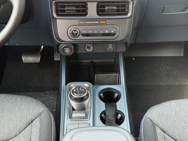 Ford Maverick Vehicle Full-screen Gallery Image 12