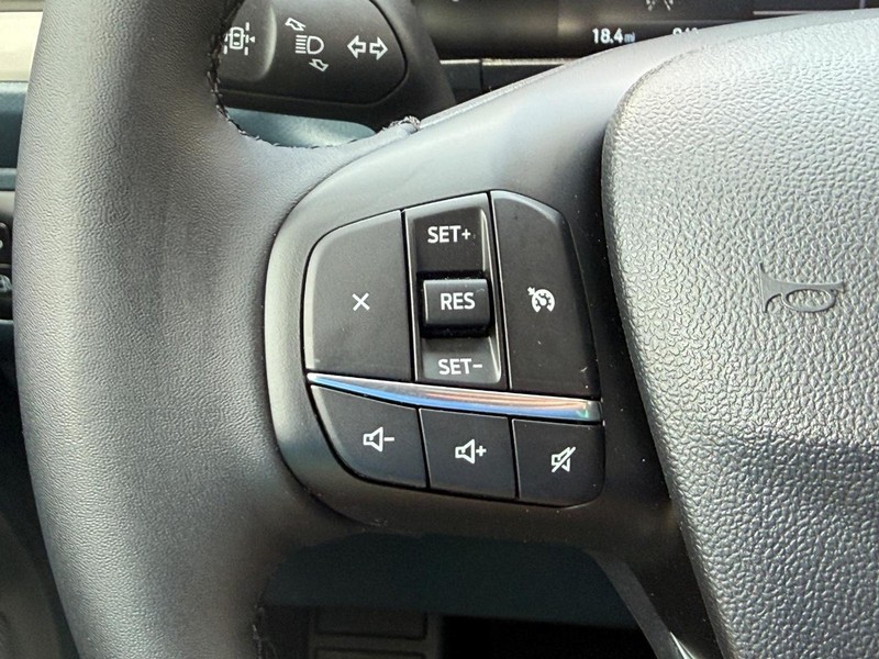 Ford Maverick Vehicle Full-screen Gallery Image 15