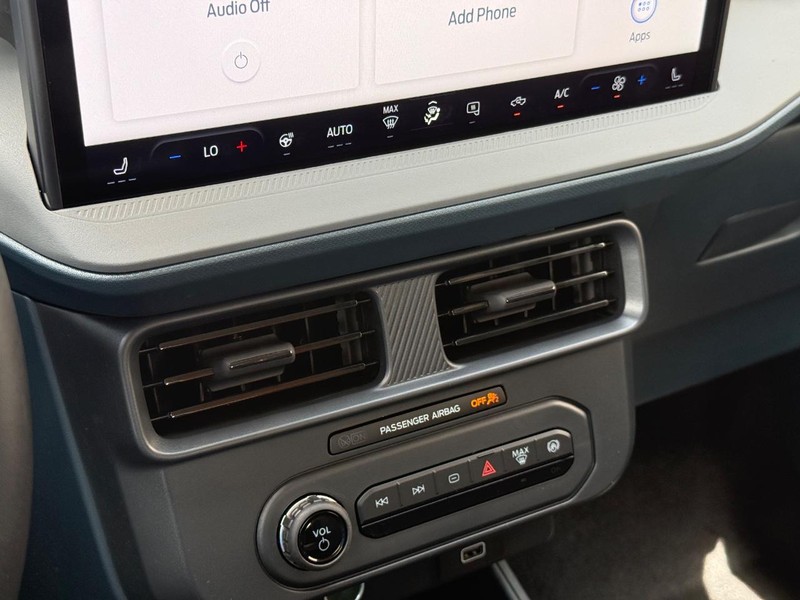 Ford Maverick Vehicle Full-screen Gallery Image 19
