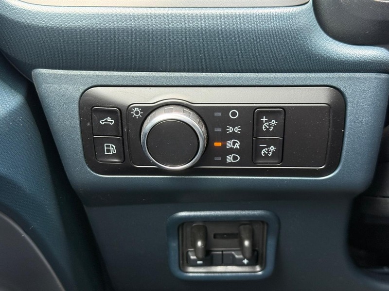 Ford Maverick Vehicle Full-screen Gallery Image 21