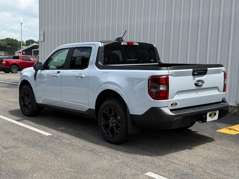 Ford Maverick Vehicle Full-screen Gallery Image 3