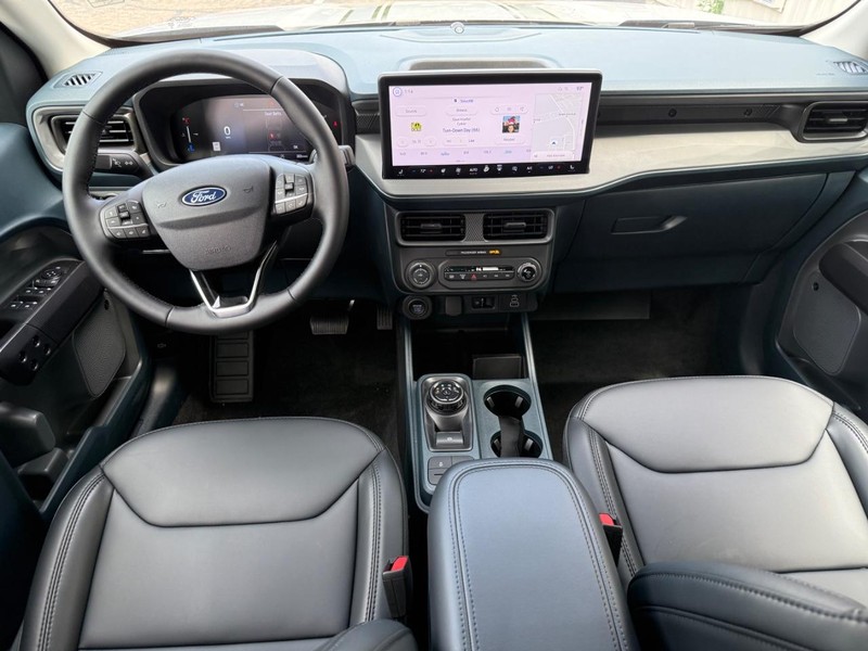 Ford Maverick Vehicle Full-screen Gallery Image 10