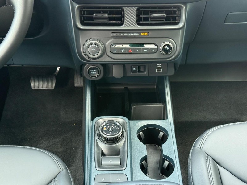 Ford Maverick Vehicle Full-screen Gallery Image 12
