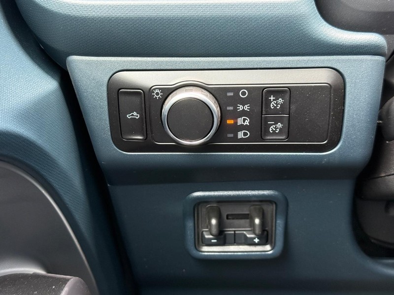 Ford Maverick Vehicle Full-screen Gallery Image 21