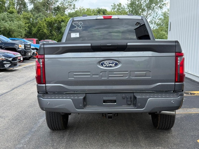 Ford F-150 Vehicle Full-screen Gallery Image 4