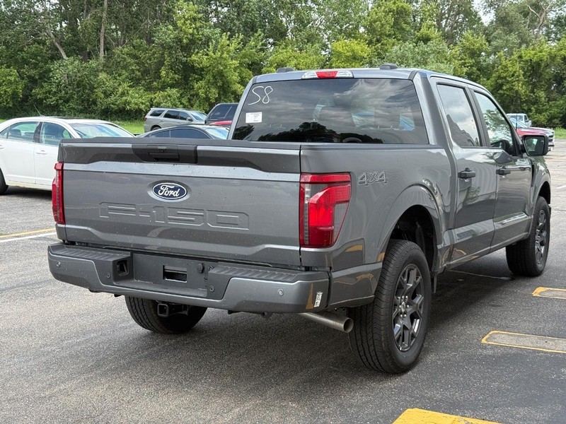 Ford F-150 Vehicle Full-screen Gallery Image 6