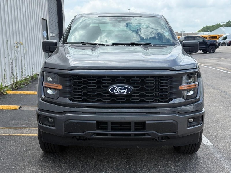 Ford F-150 Vehicle Full-screen Gallery Image 8