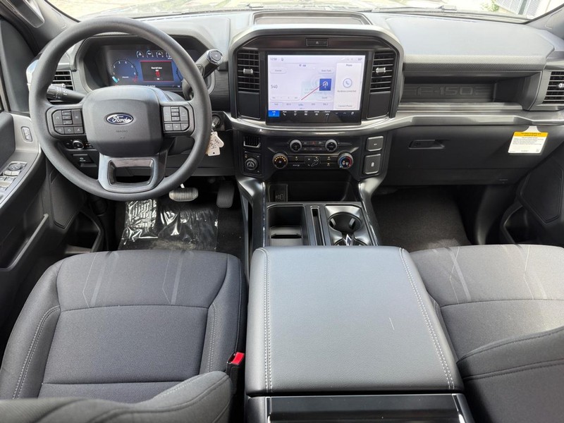 Ford F-150 Vehicle Full-screen Gallery Image 10