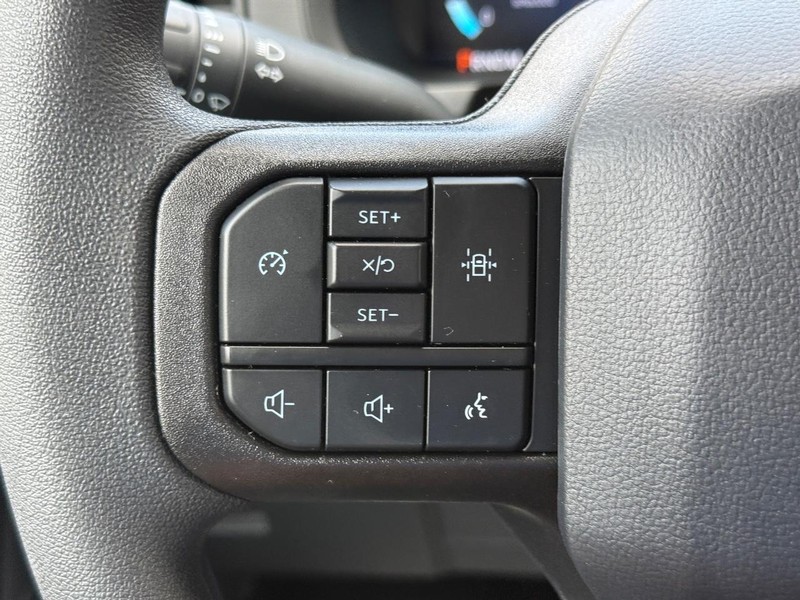 Ford F-150 Vehicle Full-screen Gallery Image 15