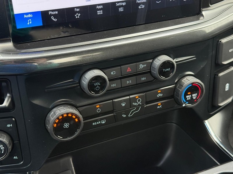 Ford F-150 Vehicle Full-screen Gallery Image 19