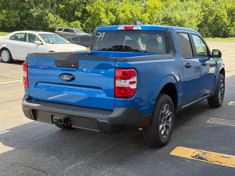 Ford Maverick Vehicle Full-screen Gallery Image 6