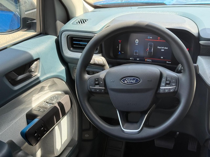 Ford Maverick Vehicle Full-screen Gallery Image 13