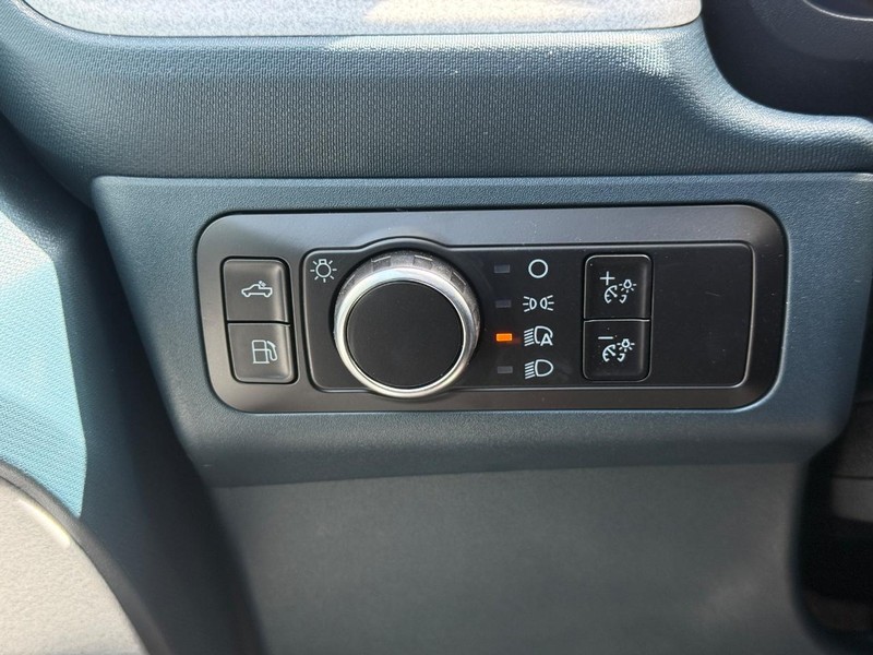 Ford Maverick Vehicle Full-screen Gallery Image 21
