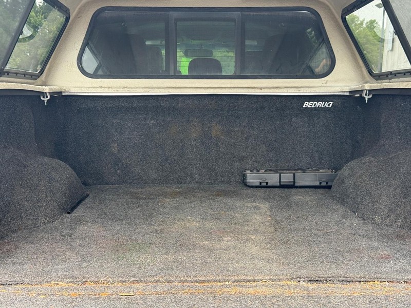 Ford F-150 Vehicle Full-screen Gallery Image 05
