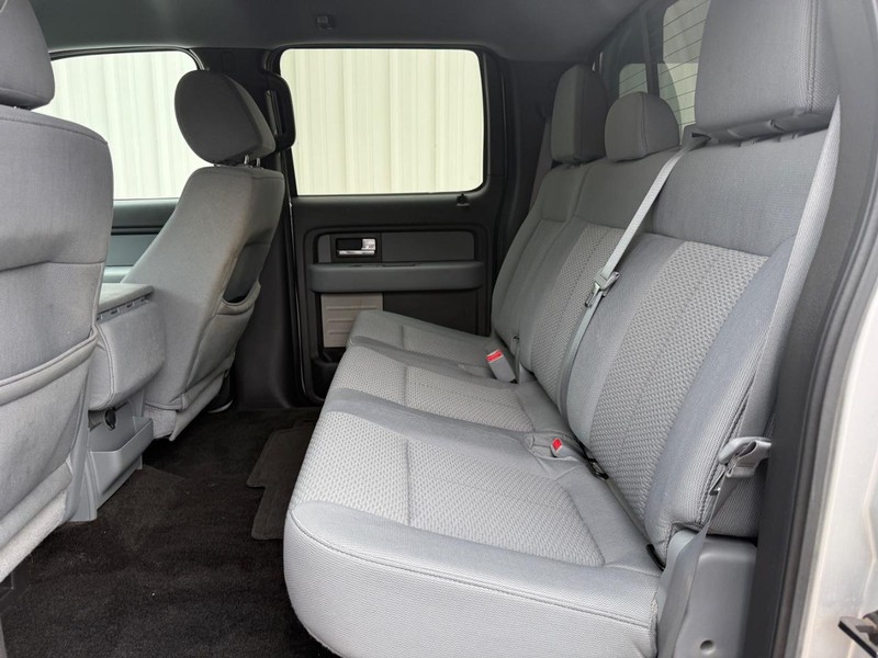 Ford F-150 Vehicle Full-screen Gallery Image 09