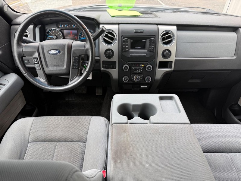 Ford F-150 Vehicle Full-screen Gallery Image 10
