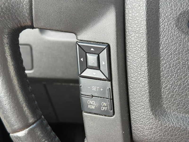 Ford F-150 Vehicle Full-screen Gallery Image 15